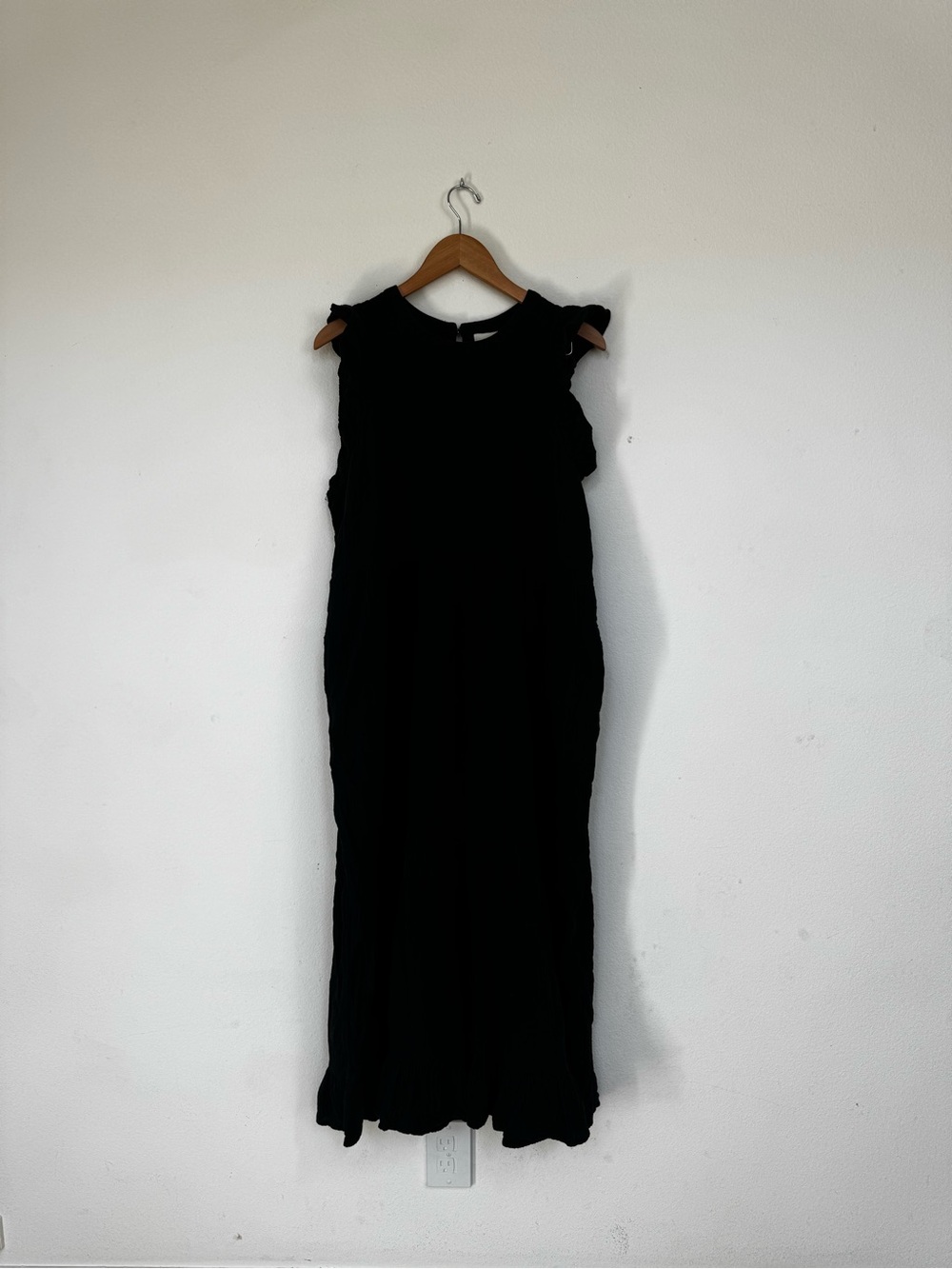 Women's Black Ruffle Sleeveless Midi/Maxi Dress